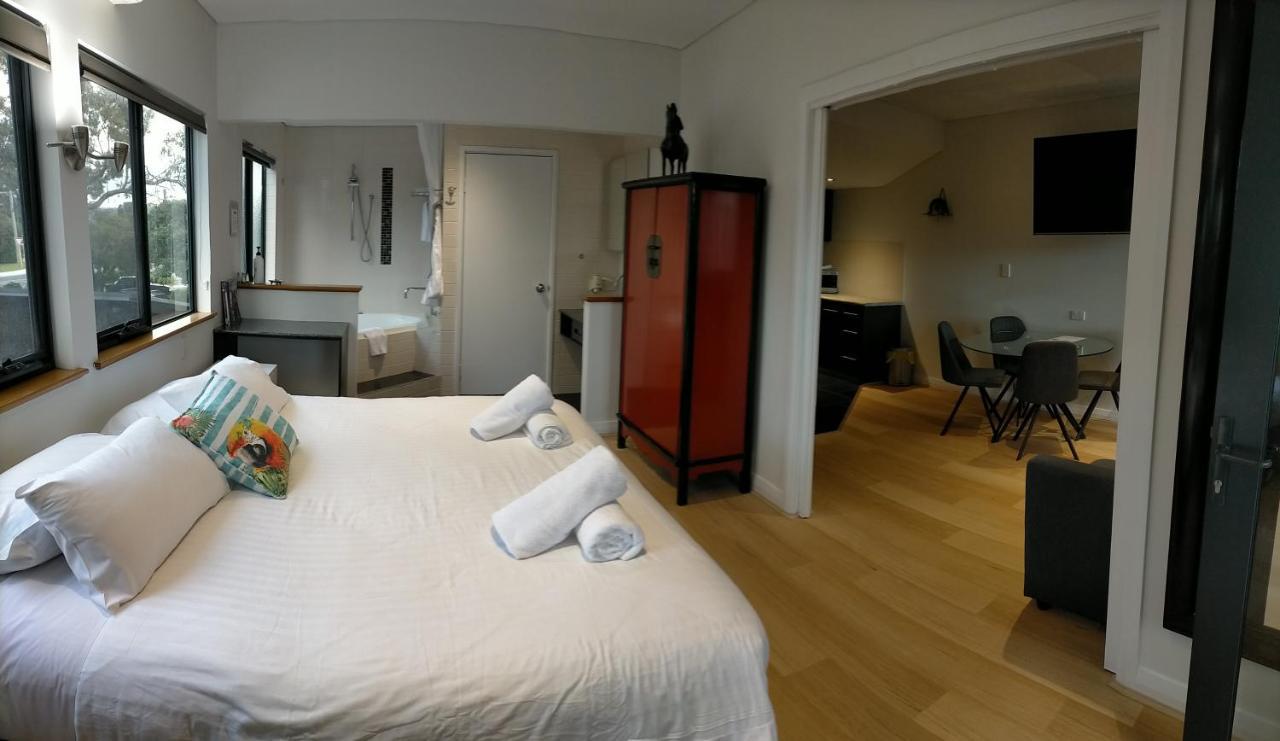 Dunsborough Apartments & Suites Екстер'єр фото