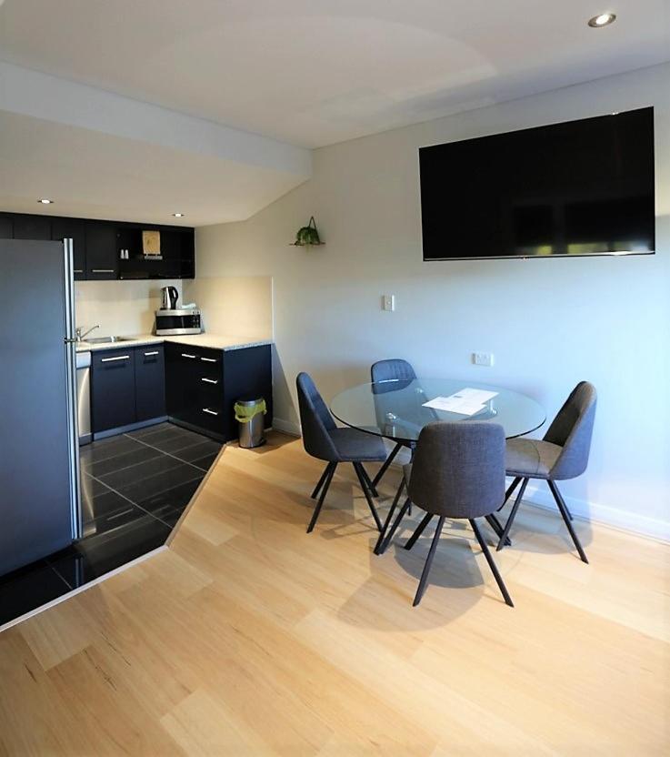 Dunsborough Apartments & Suites Екстер'єр фото