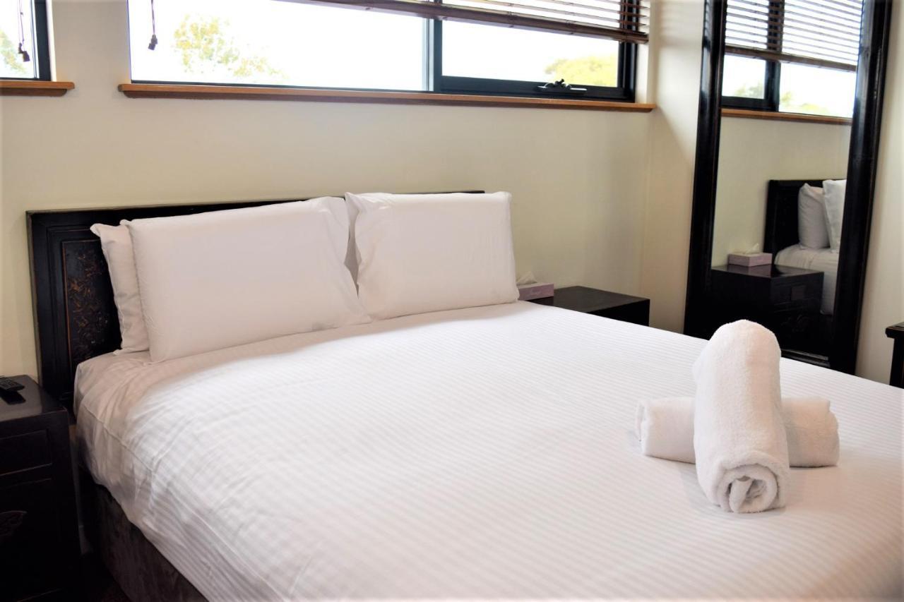 Dunsborough Apartments & Suites Екстер'єр фото
