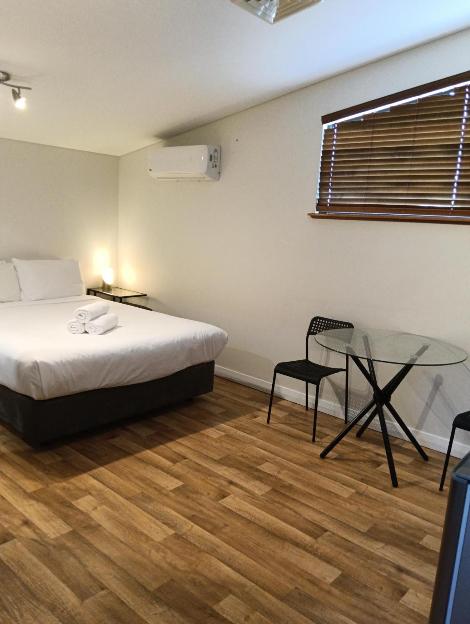 Dunsborough Apartments & Suites Екстер'єр фото